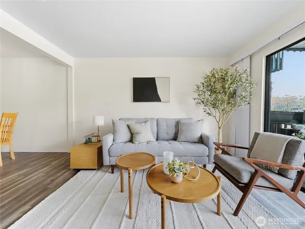 $197,500 | 19411 56th Avenue West, Unit 220, Lynnwood, WA 98036