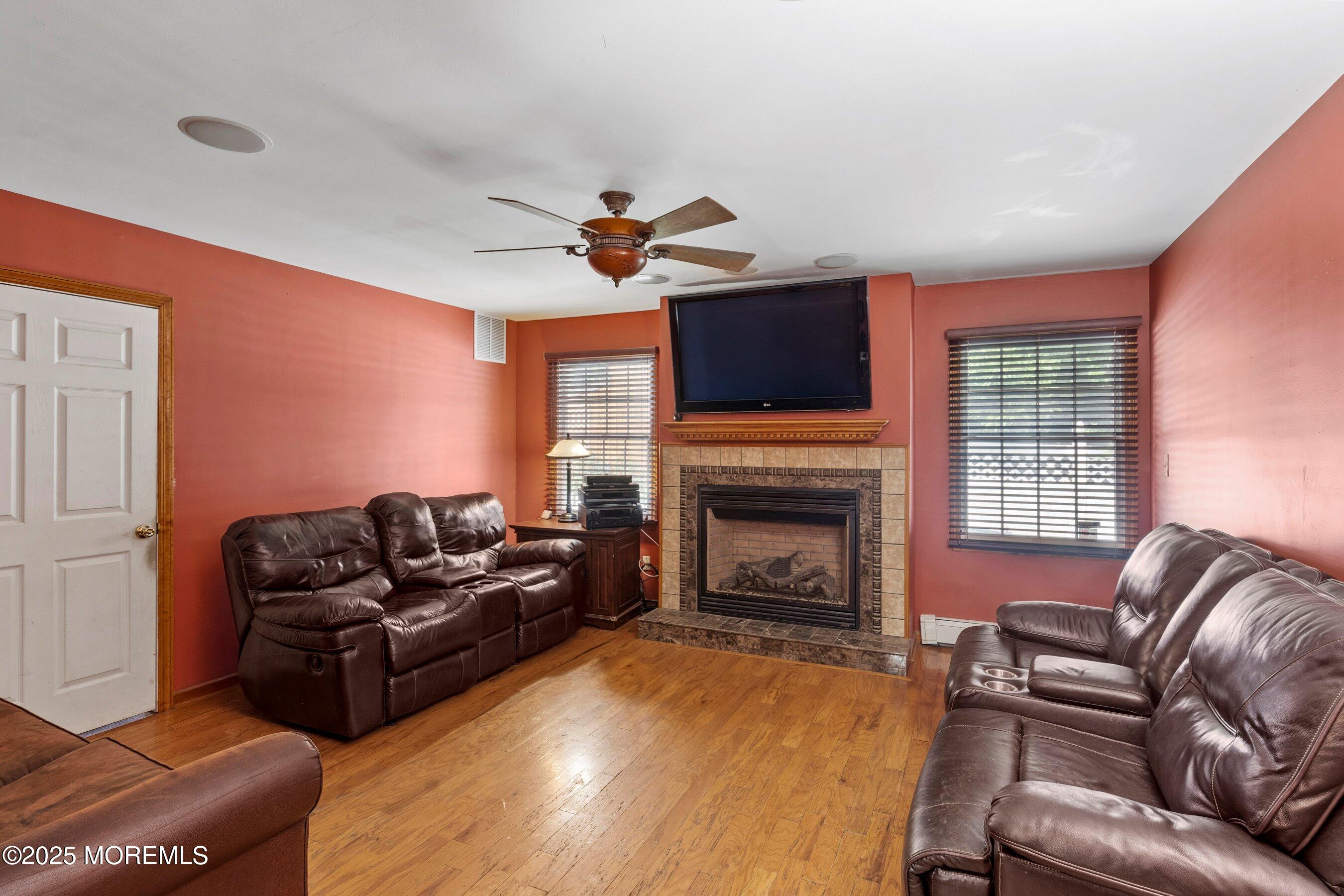33 Willow Brook Road Freehold, NJ 07728 - Photo 15 of 36 18-Family