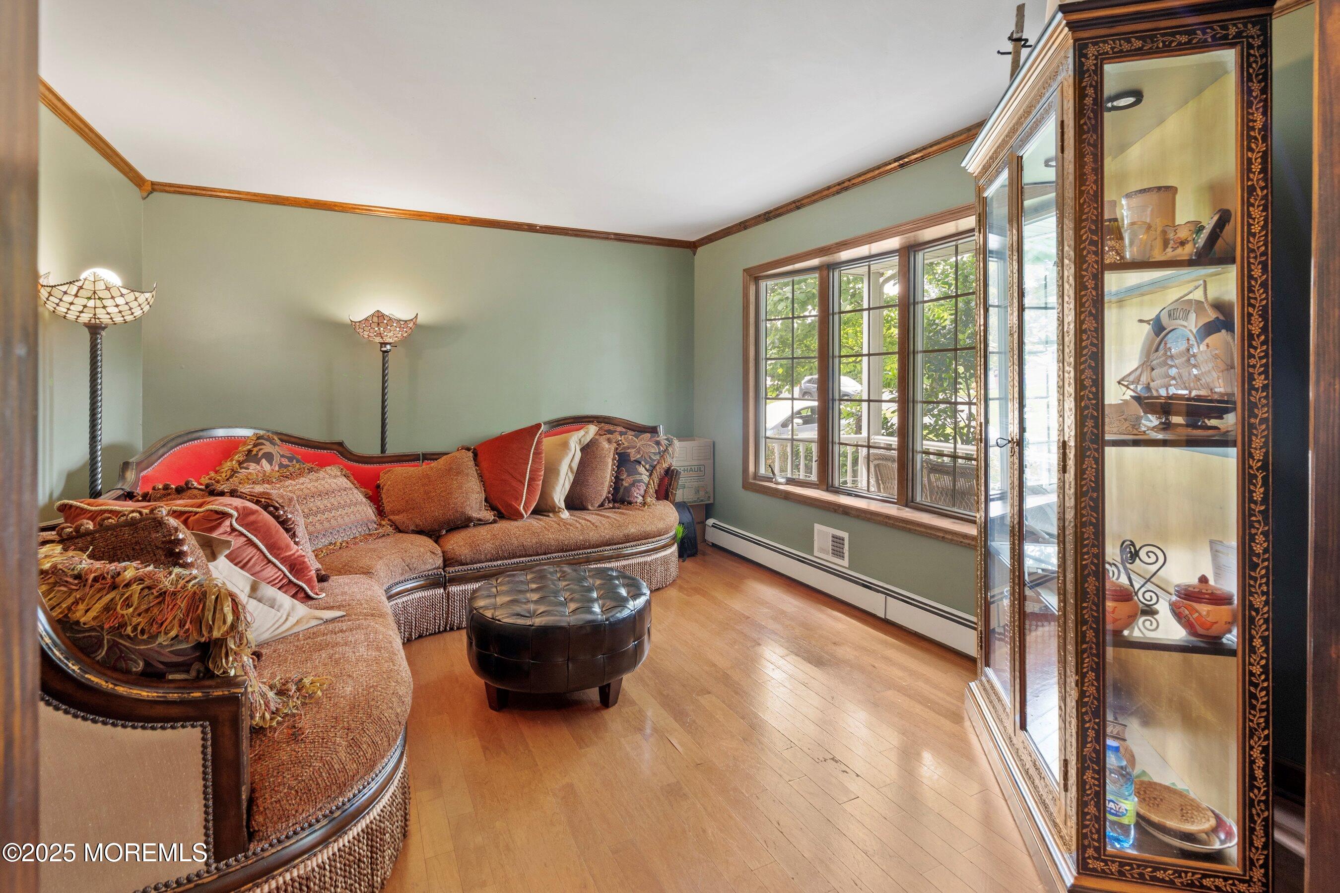 33 Willow Brook Road Freehold, NJ 07728 - Photo 7 of 36 09-Living