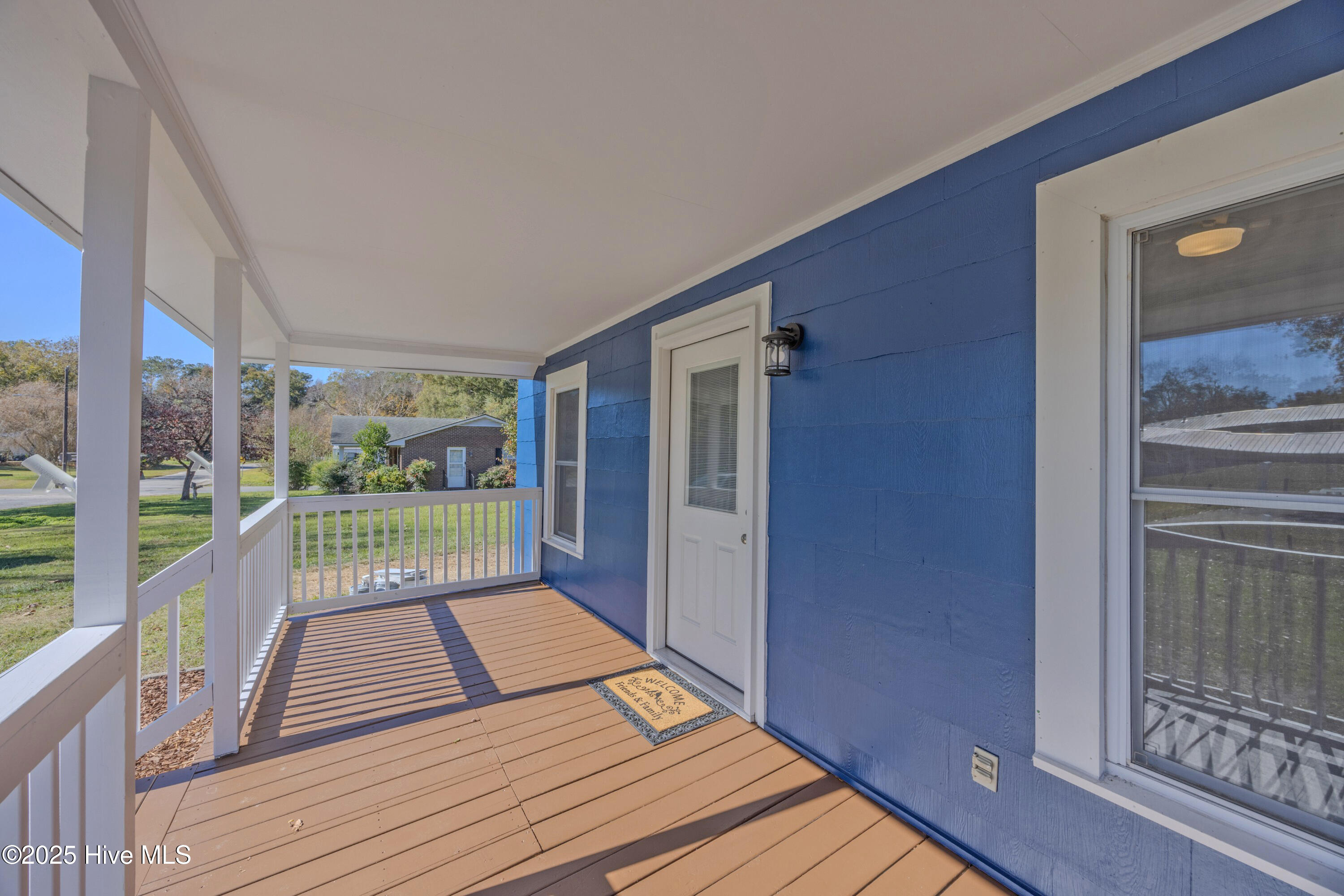 122 Faison Street Magnolia, NC 28453 - Photo 4 of 27 Front porch