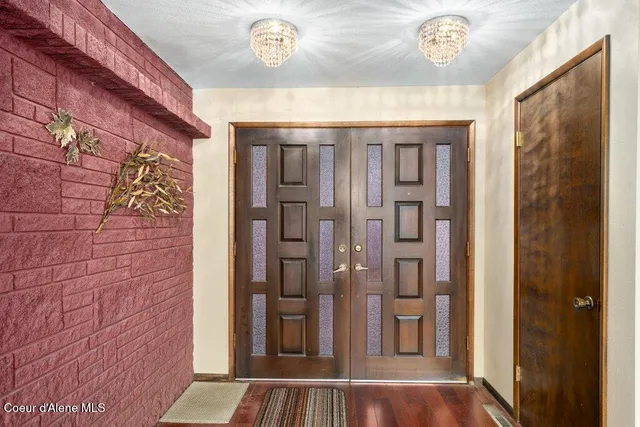 $599,000 | 301 Woodland Drive, Pinehurst, ID 83850