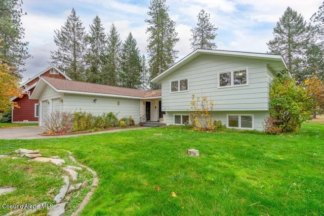 $599,000 | 301 Woodland Drive, Pinehurst, ID 83850