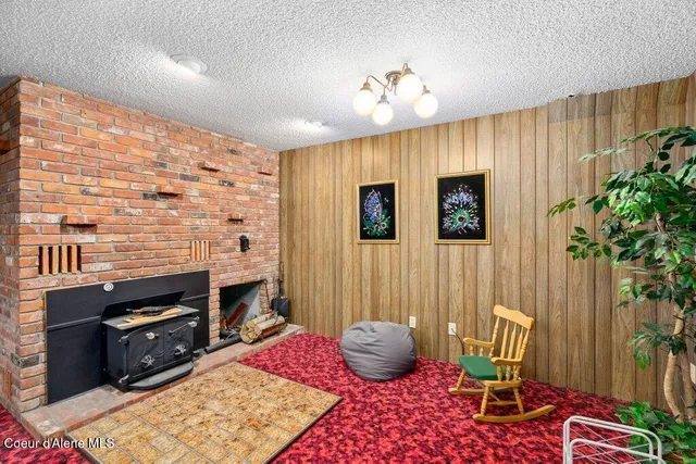 $599,000 | 301 Woodland Drive, Pinehurst, ID 83850