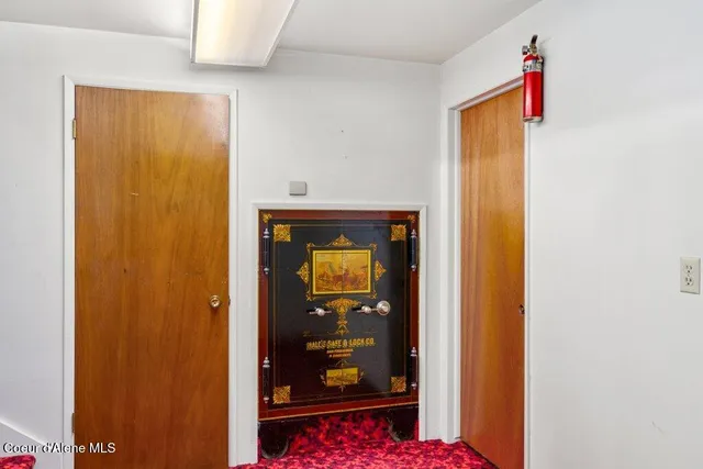 $599,000 | 301 Woodland Drive, Pinehurst, ID 83850