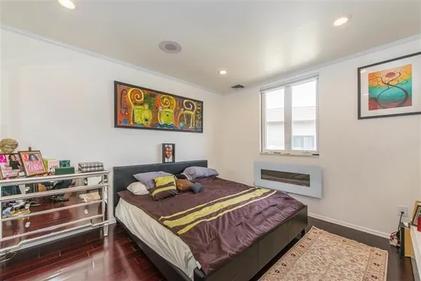 $695,000 | 75 Liberty Avenue, Unit E10, Jersey City, NJ 07306
