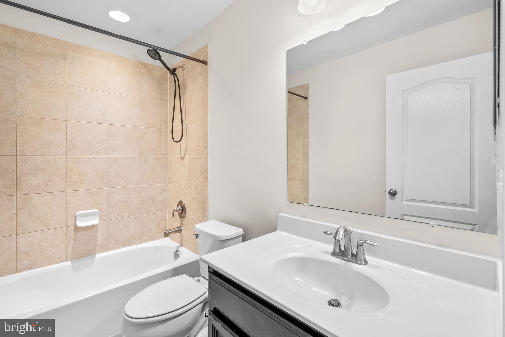 7126 Beaumont Place Hanover, MD 21076 - Photo 16 of 32 Full Bath