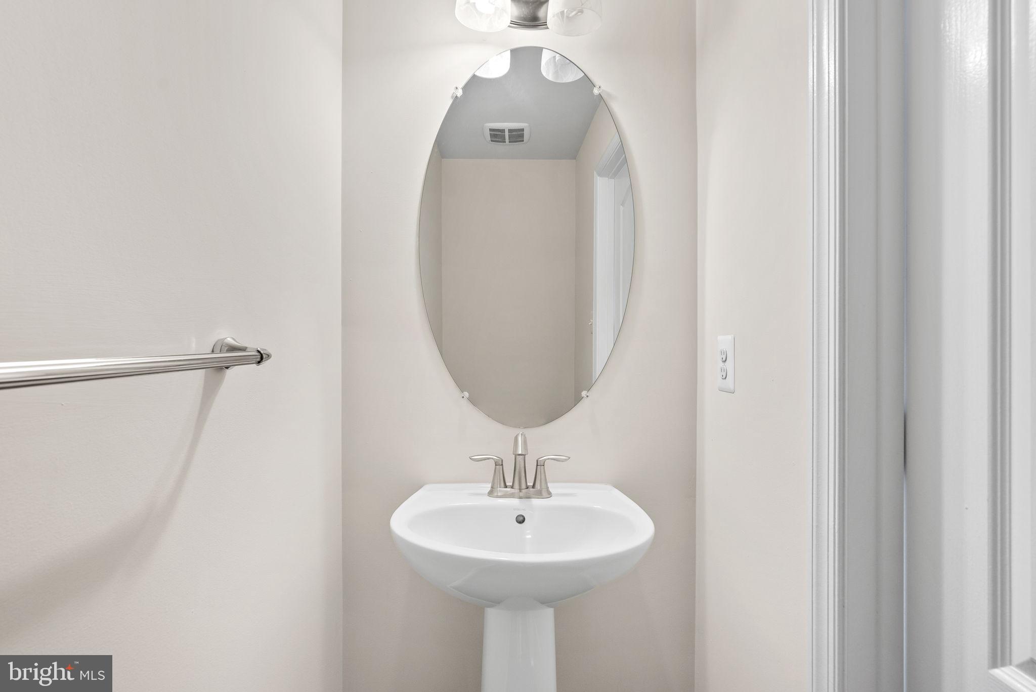 7126 Beaumont Place Hanover, MD 21076 - Photo 21 of 32 Loft Half Bath