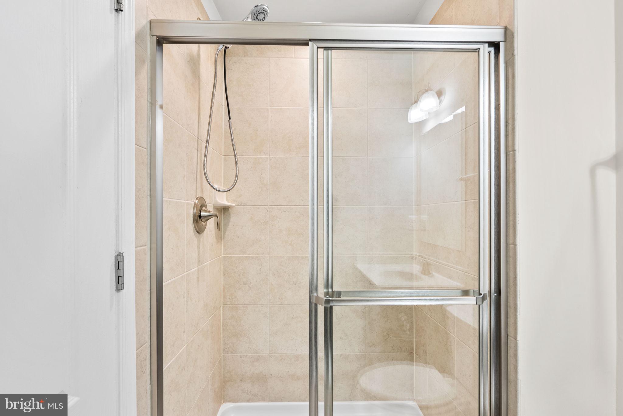 7126 Beaumont Place Hanover, MD 21076 - Photo 25 of 32 LL Full Bath