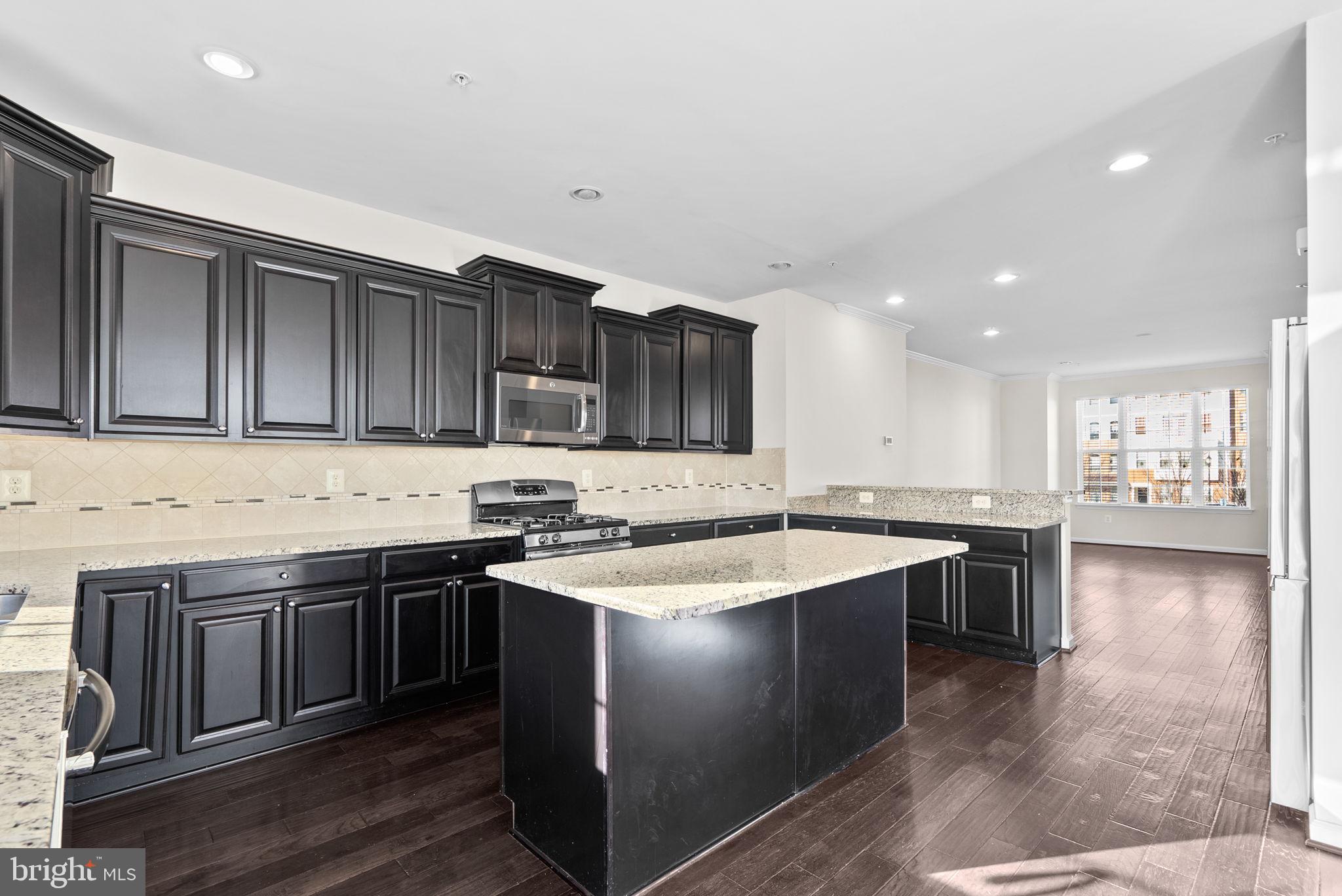 7126 Beaumont Place Hanover, MD 21076 - Photo 5 of 32 Kitchen