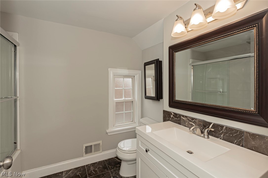 3300 Stockholm Road Cleveland, OH 44120 - Photo 29 of 35