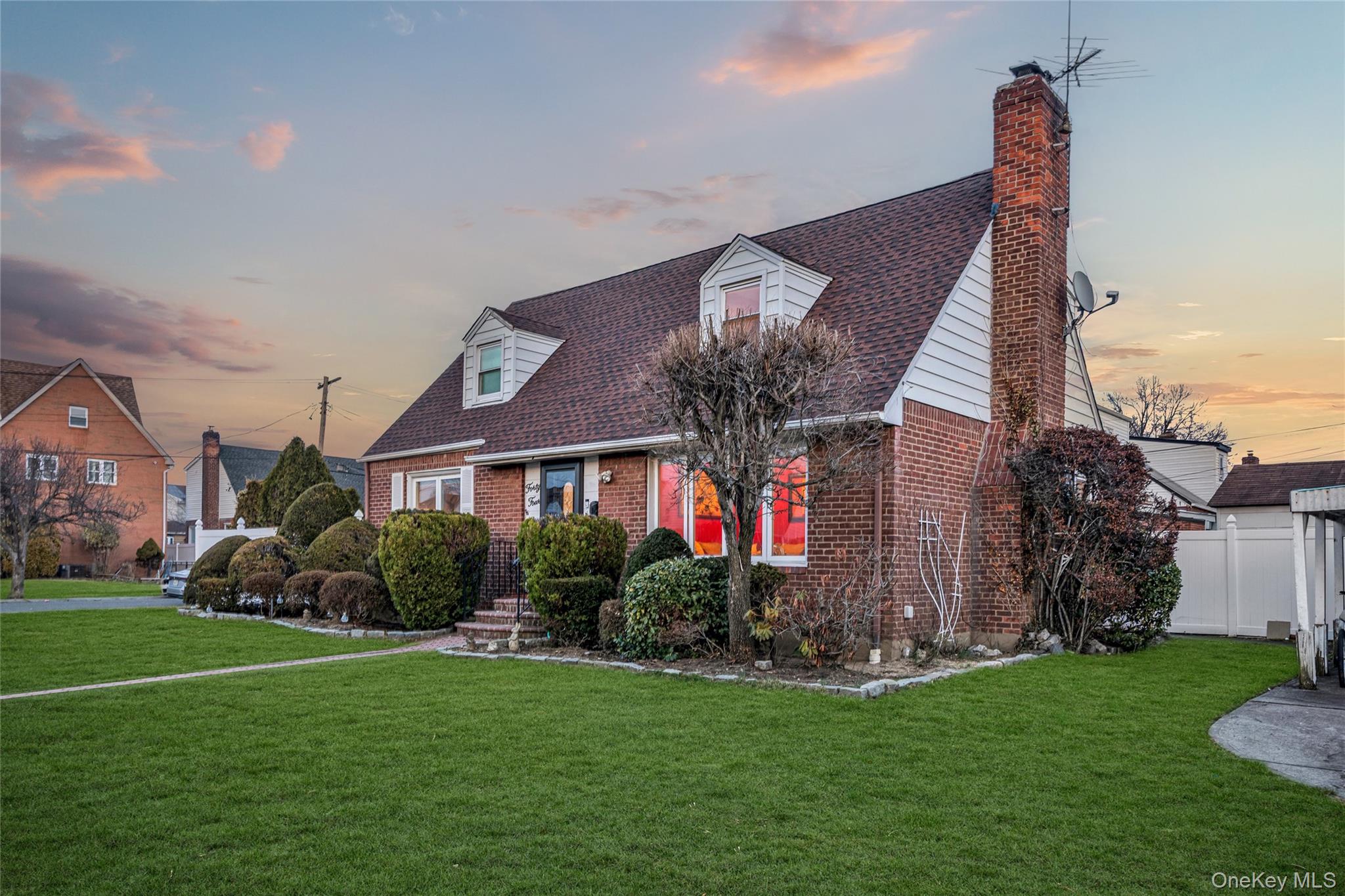 44 Marlowe Road Valley Stream, NY 11580 - Photo 2 of 21