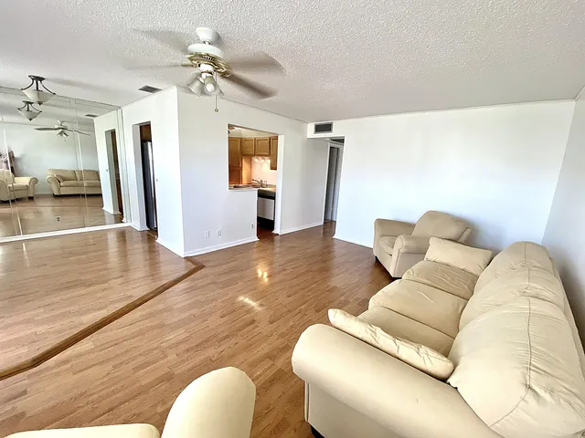 $98,000 | 374 Markham Q, Deerfield Beach, FL 33442