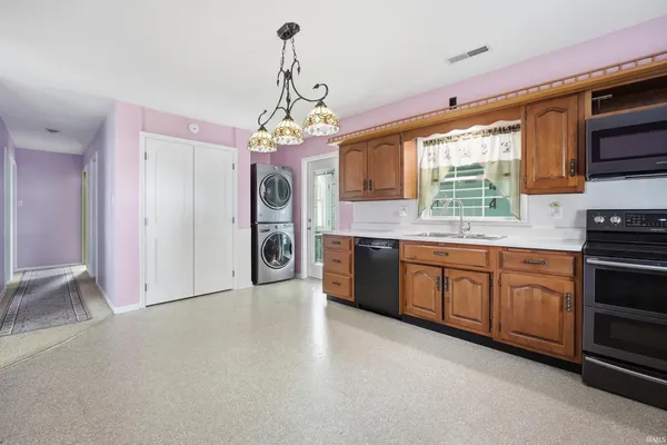 $158,000 | 866 West Franklin Street, Berne, IN 46711