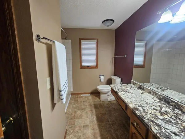 $364,999 | 1440 15th Street North, Wahpeton, ND 58075