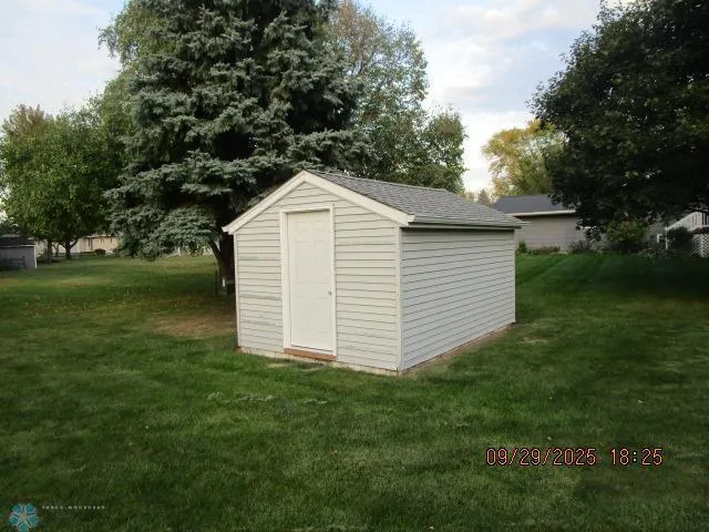 $374,900 | 1440 15th Street North, Wahpeton, ND 58075