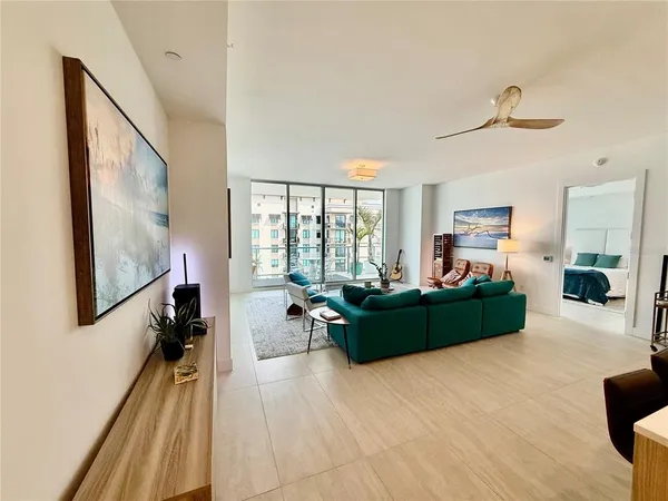 $6,500 | 301 Quay, Unit 1004, Sarasota, FL 34236