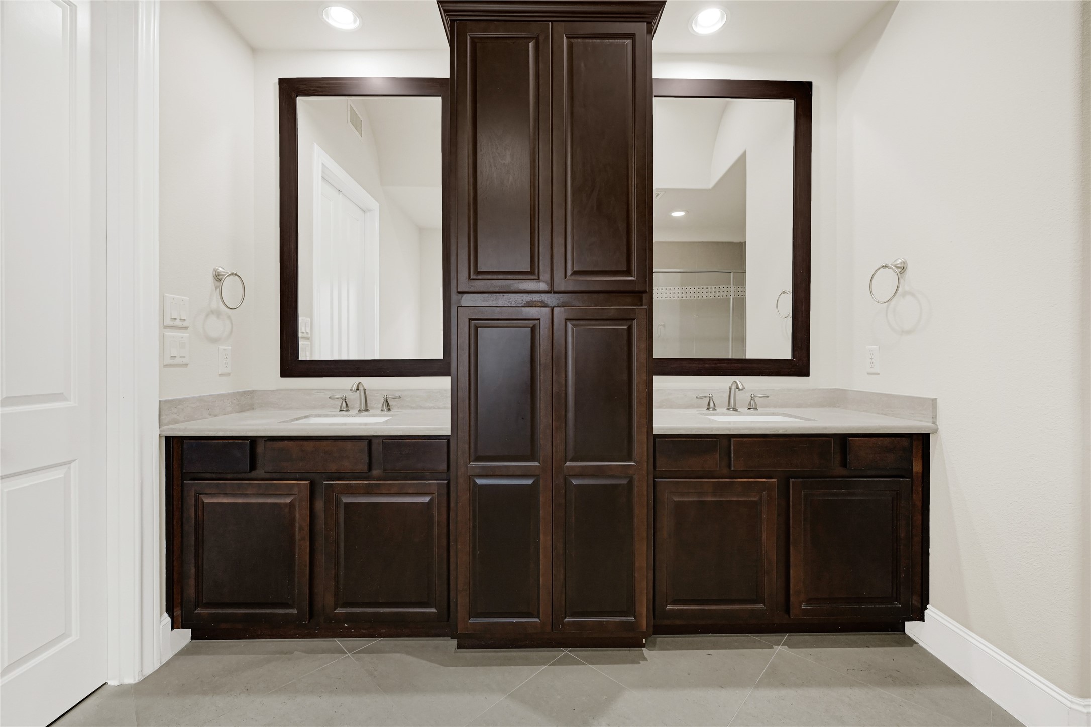 1750 West 23rd Street Houston, TX 77008 - Photo 25 of 39 Primary bathroom