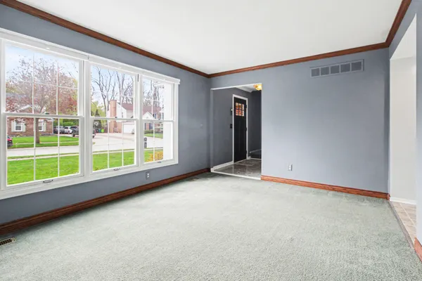 $479,900 | 15698 Oakhill Court, Livonia, MI 48154