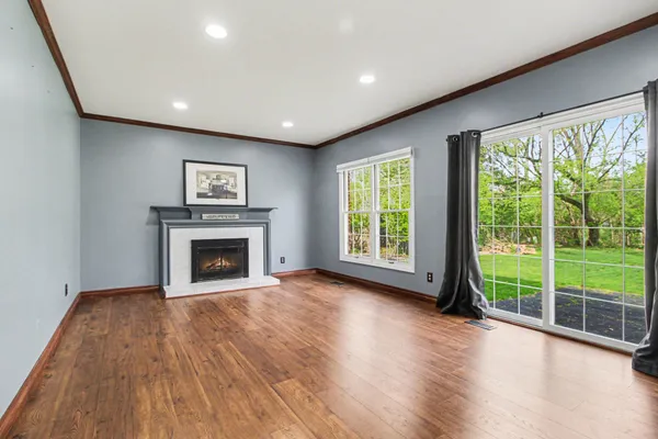 $479,900 | 15698 Oakhill Court, Livonia, MI 48154