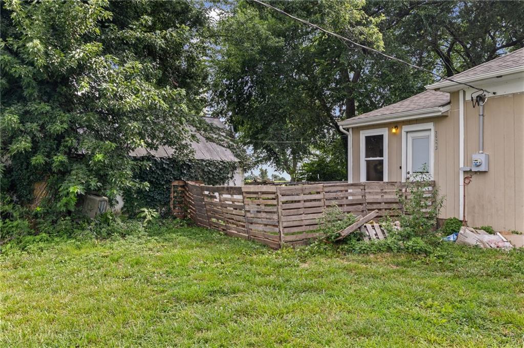 32473 Northeast Norton Road Garnett, KS 66032 - Photo 26 of 44