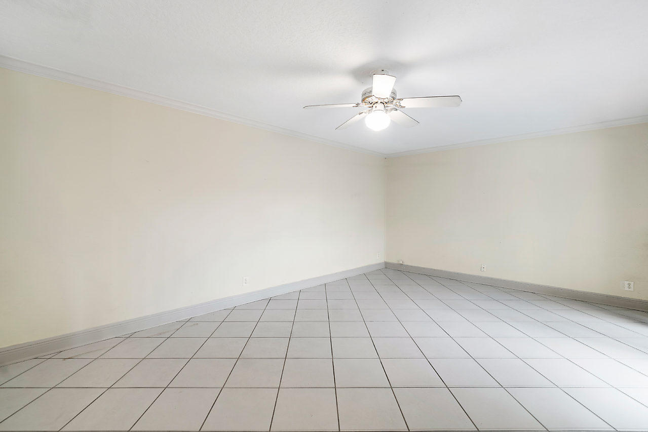 7628 Courtyard Run West Boca Raton, FL 33433 - Photo 8 of 16 004-7628CourtyardRunW-BocaRaton-FL-small