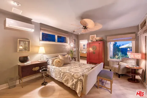 $8,500 | 3827 Rhodes Avenue, Studio City, CA 91604