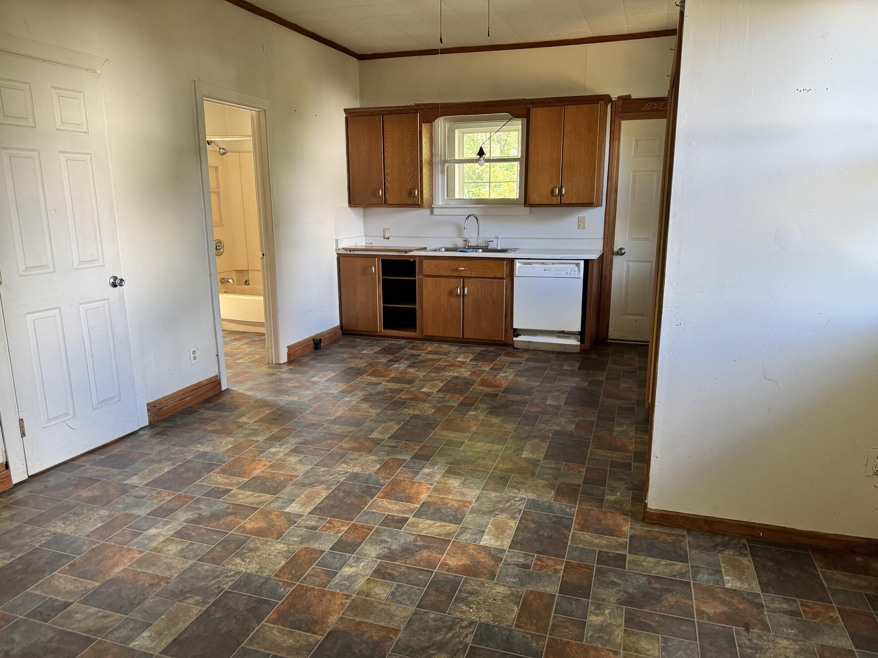 4479 Sycamore Road Newport, MI 48166 - Photo 6 of 27 IMG_2378
