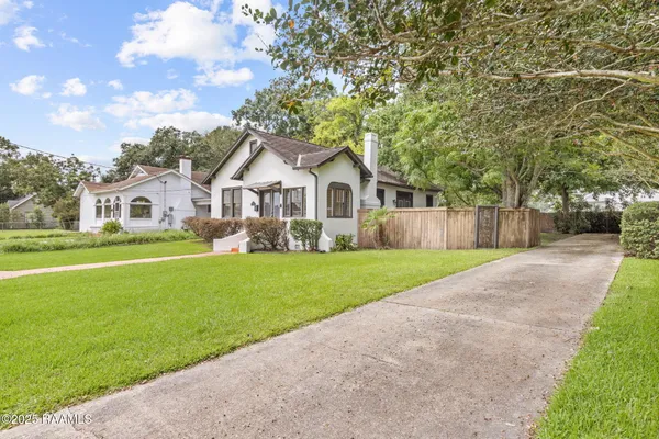 $132,000 | 109 North Henry Street, Abbeville, LA 70510