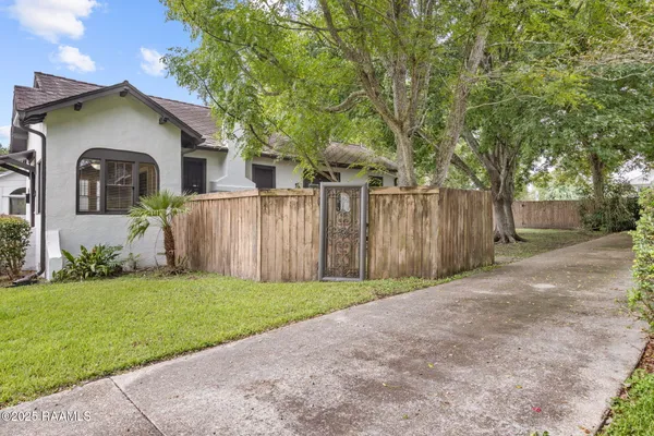 $132,000 | 109 North Henry Street, Abbeville, LA 70510