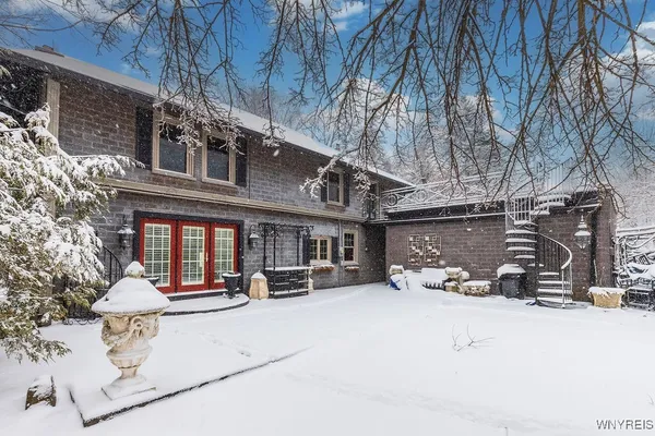 $3,800 | 72 North Long Street, Amherst, NY 14221