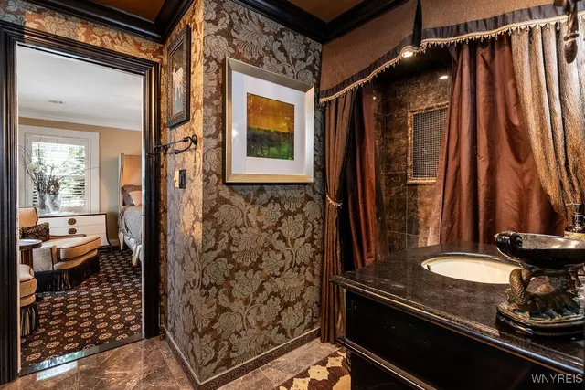 $4,000 | 72 North Long Street, Amherst, NY 14221