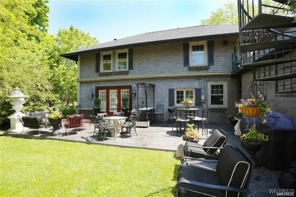 $3,800 | 72 North Long Street, Amherst, NY 14221