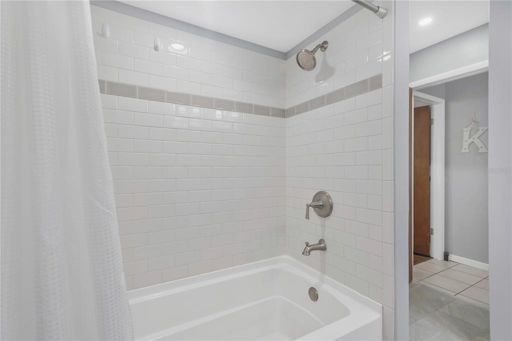 8513 Dee Circle Riverview, FL 33569 - Photo 20 of 35