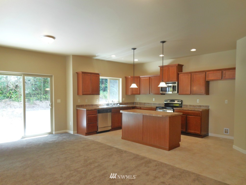 3106 Pine Road Northeast Bremerton, WA 98310 - Photo 8 of 19 Gallery Image 8
