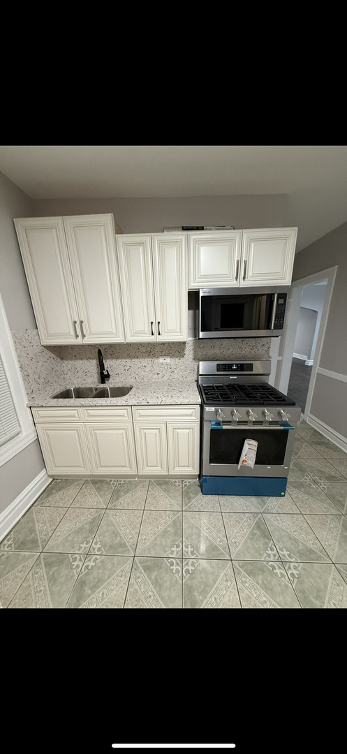 4514 North Springfield Avenue Chicago, IL 60625 - Photo 8 of 35