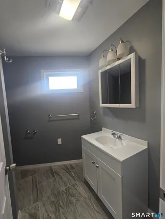 $1,850 | 80-82 Pearl Harbor Circle, Bridgeport, CT 06610