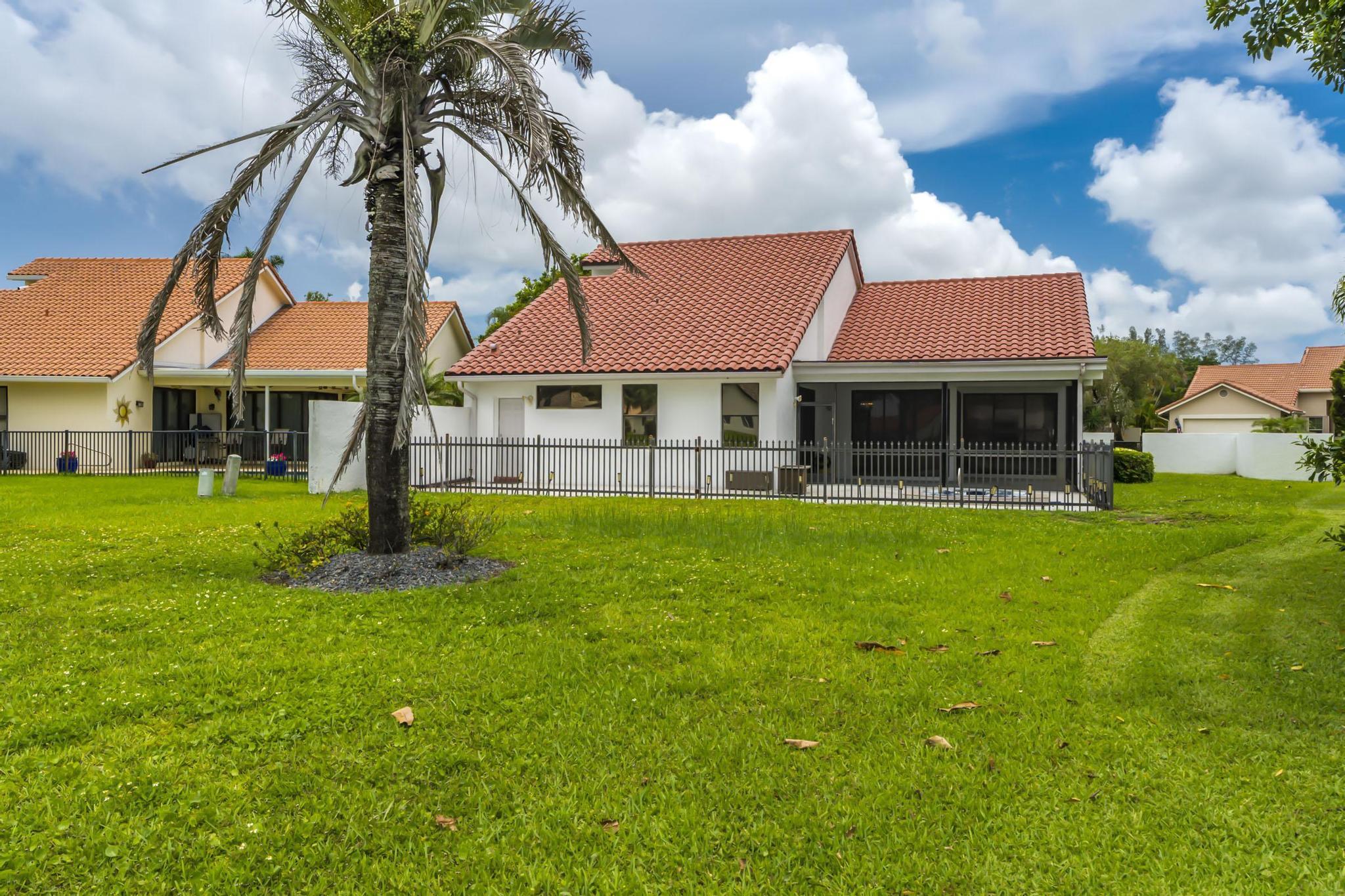 19325 Cherry Hills Terrace Boca Raton, FL 33498 - Photo 70 of 75 055