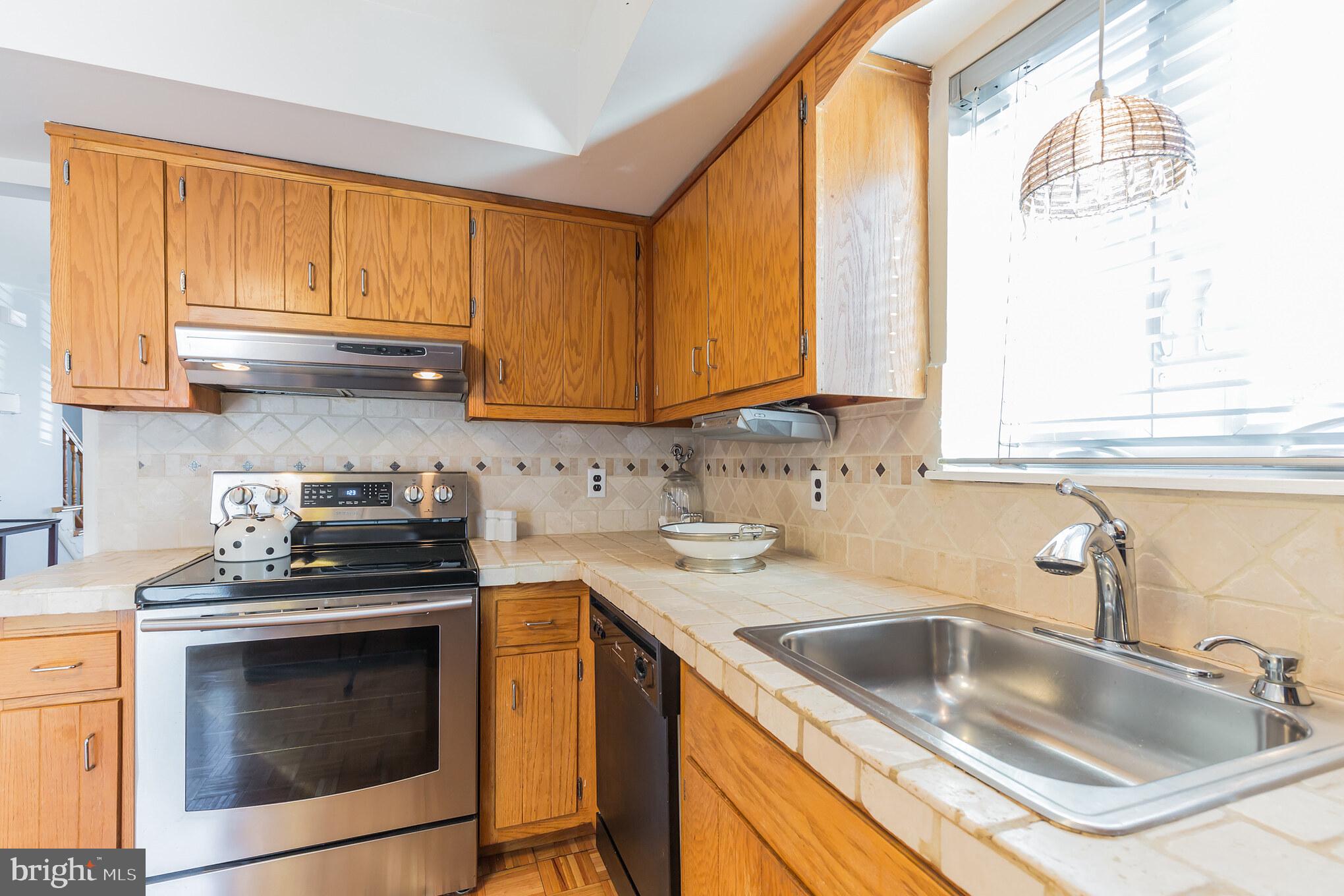 8920 Ridge Avenue Philadelphia, PA 19128 - Photo 9 of 20 Gallery Image 9