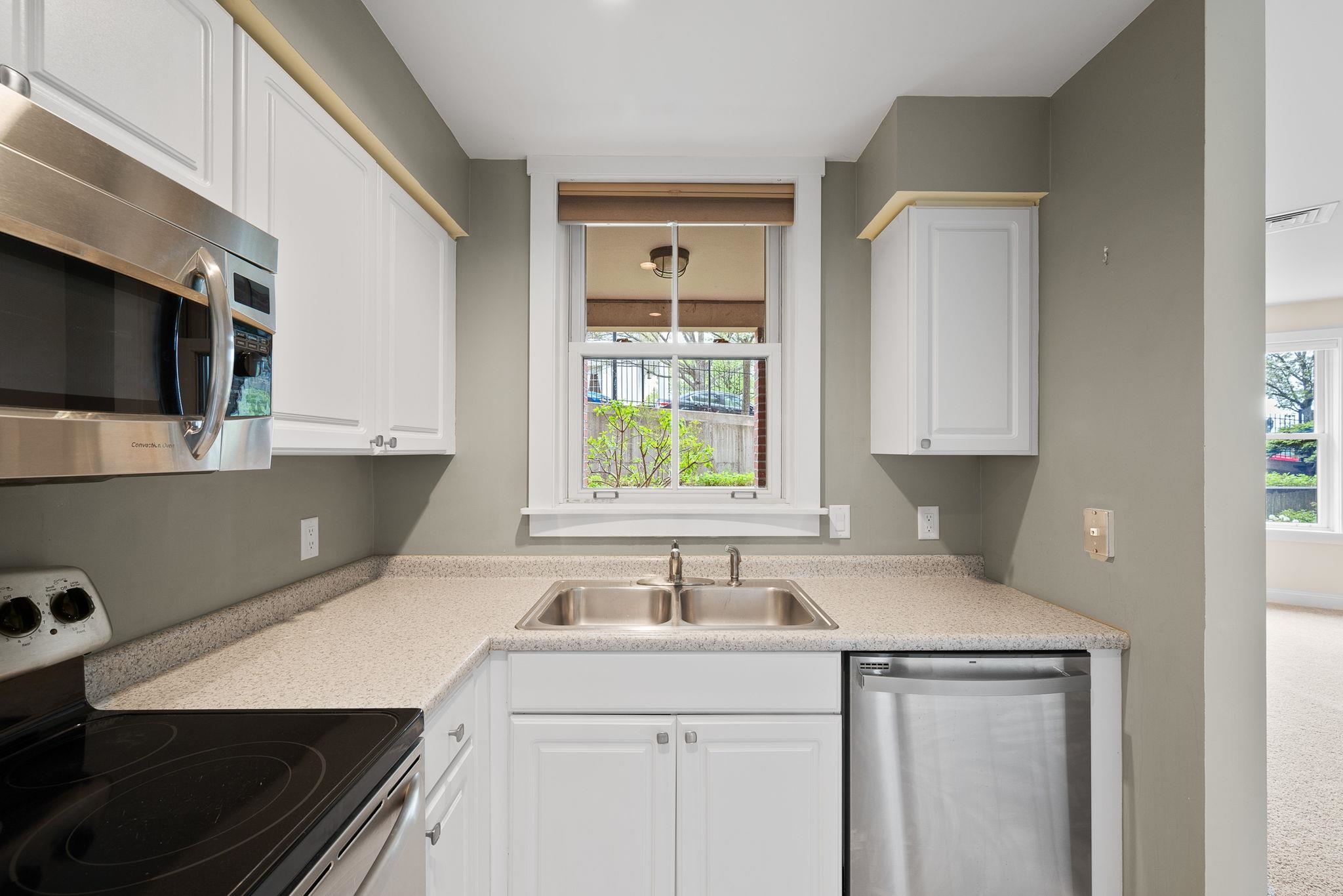 40 College Street, Unit 210 Burlington, VT 05401 - Photo 12 of 34