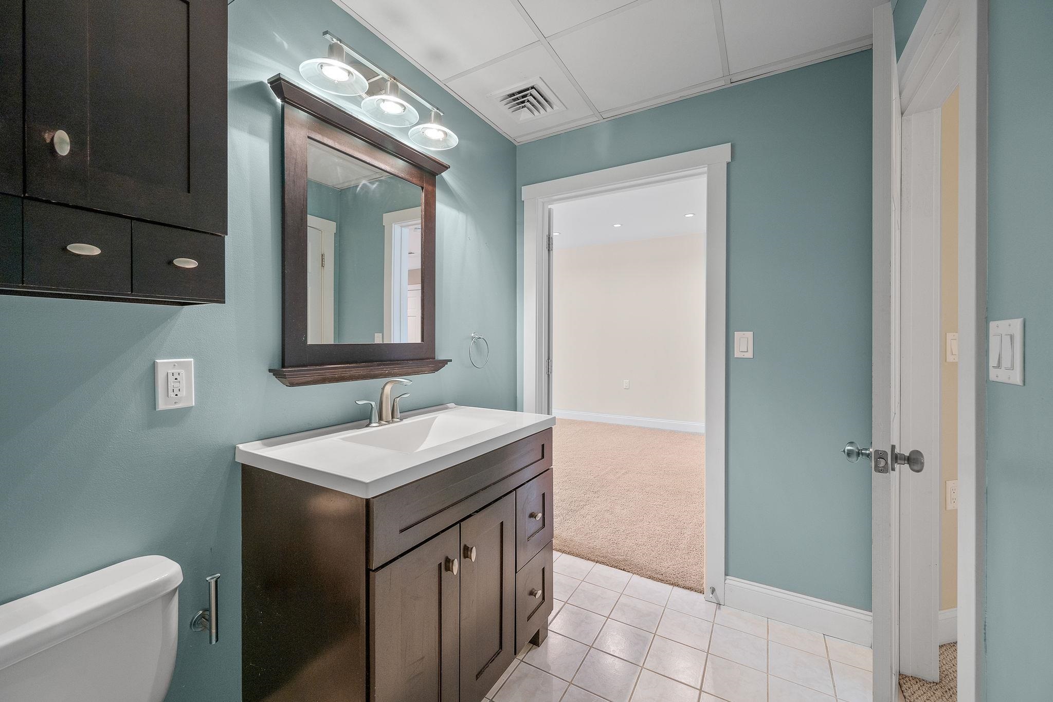 40 College Street, Unit 210 Burlington, VT 05401 - Photo 16 of 34