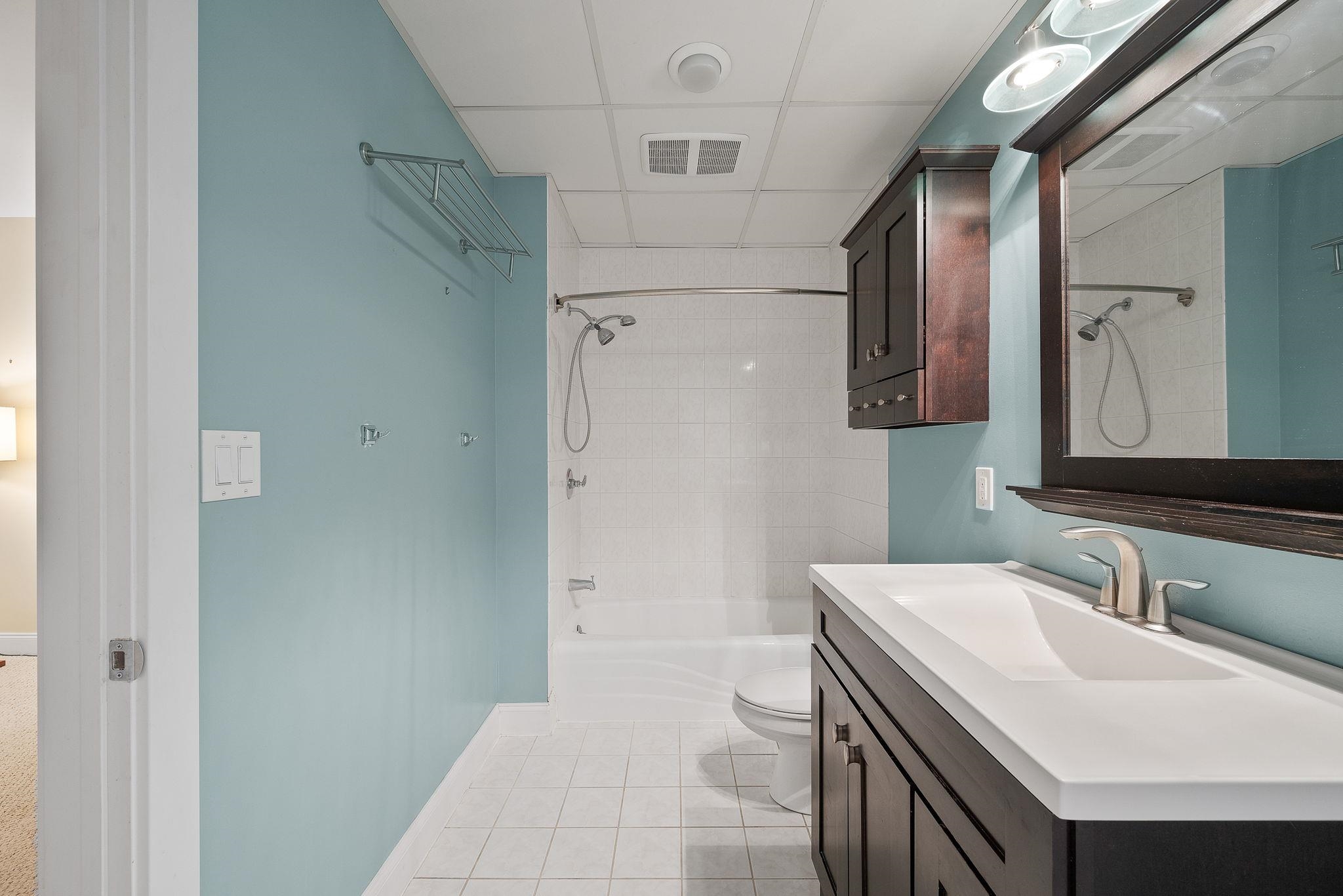 40 College Street, Unit 210 Burlington, VT 05401 - Photo 17 of 34