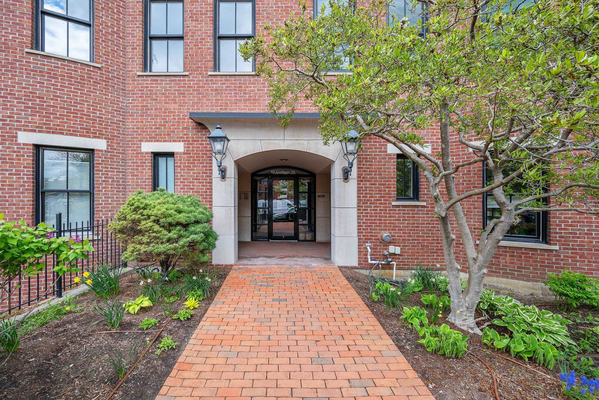 40 College Street, Unit 210 Burlington, VT 05401 - Photo 2 of 34