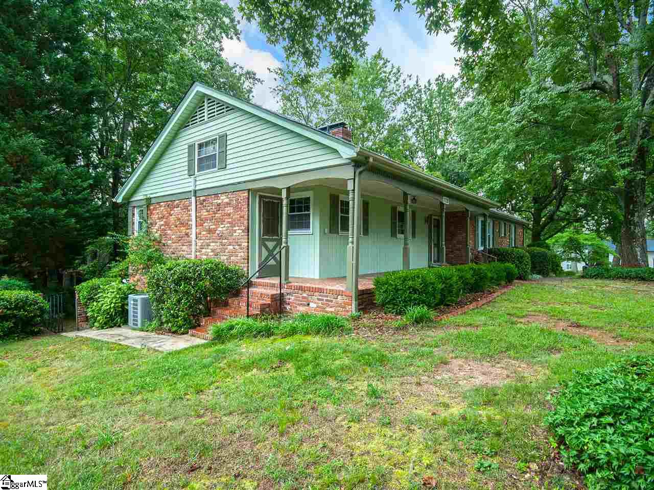 201 Sweetbriar Road Greenville, SC 29615 - Photo 3 of 36 Gallery Image 3
