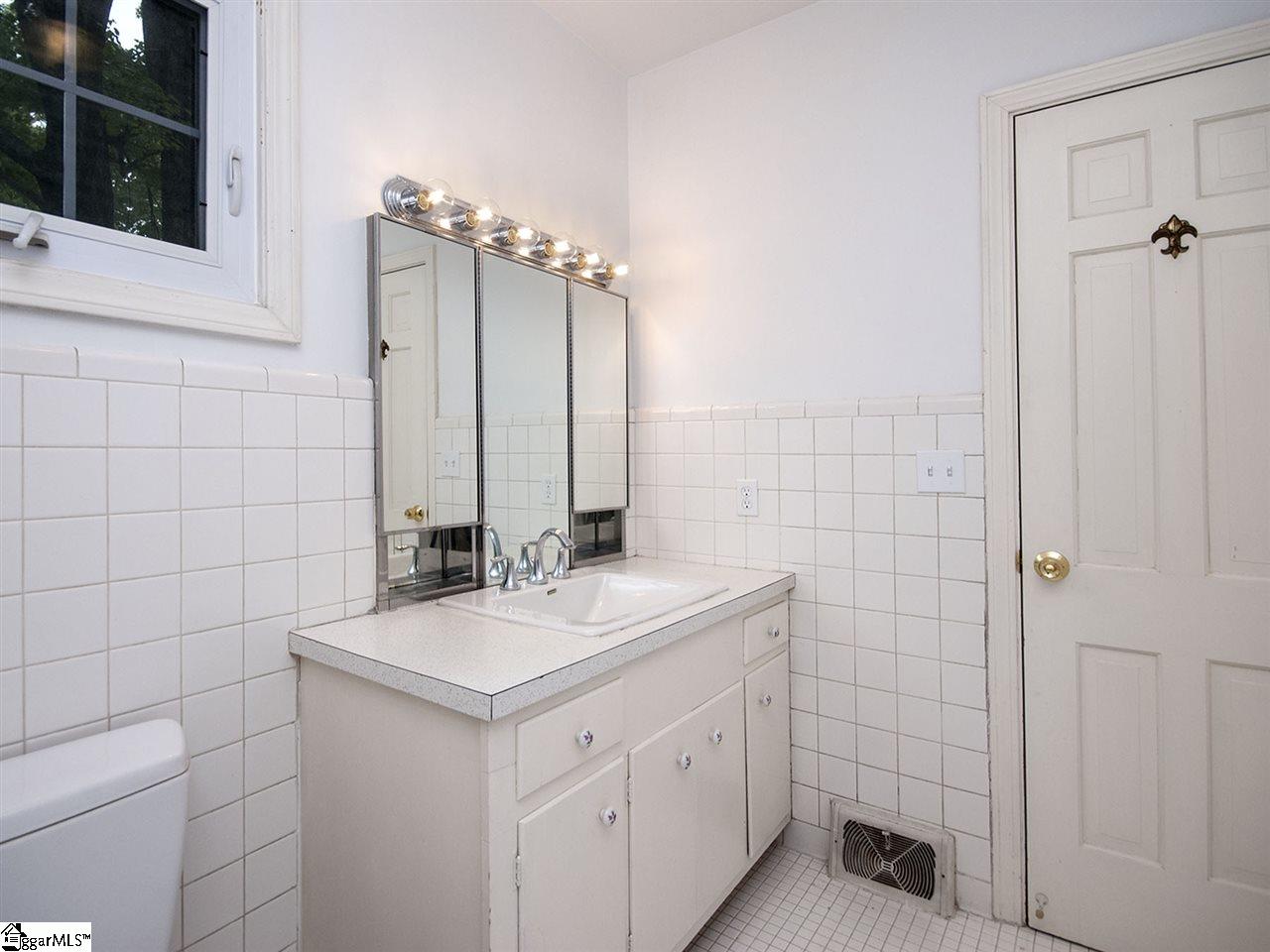 201 Sweetbriar Road Greenville, SC 29615 - Photo 26 of 36 Gallery Image 26