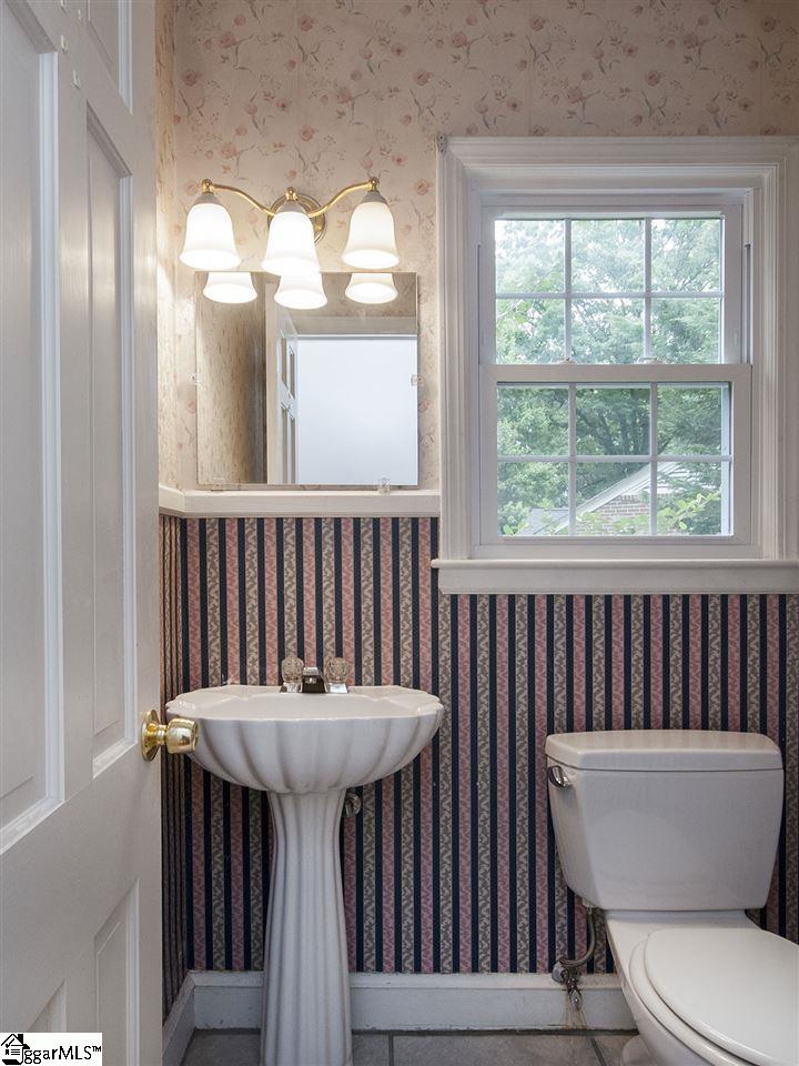 201 Sweetbriar Road Greenville, SC 29615 - Photo 31 of 36 Gallery Image 31