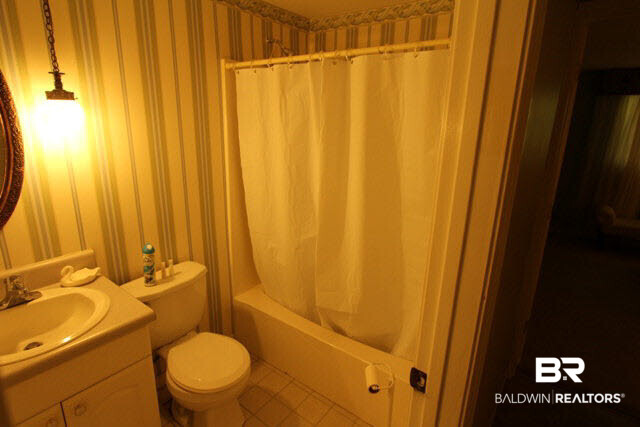33811 Lost River Road Seminole, AL 36574 - Photo 9 of 24 Bathroom