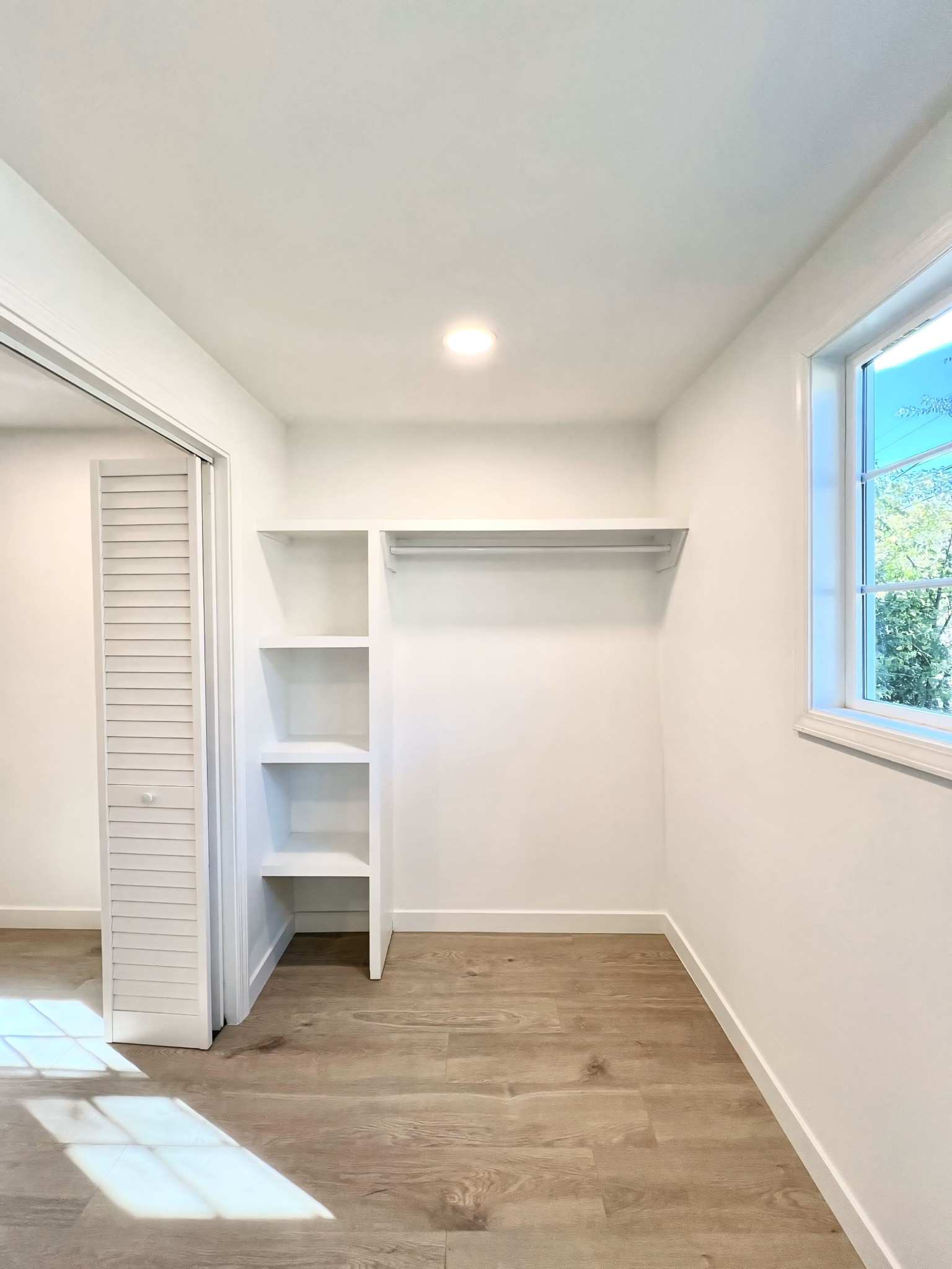 224 Cherry Street Madison, TN 37115 - Photo 6 of 11 a view of an empty room with a window