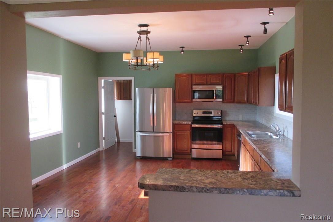 5209 Lippincott Road Lapeer, MI 48446 - Photo 3 of 38 IMG_2605.JPG