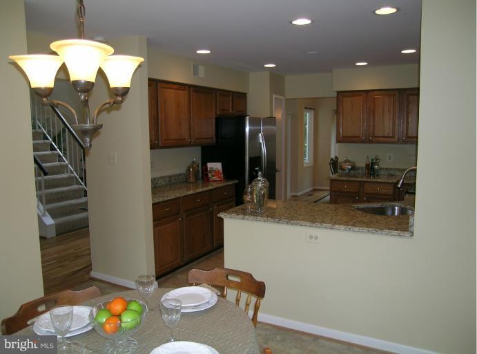 1589 Brass Lantern Way Reston, VA 20194 - Photo 7 of 15 Kitchen