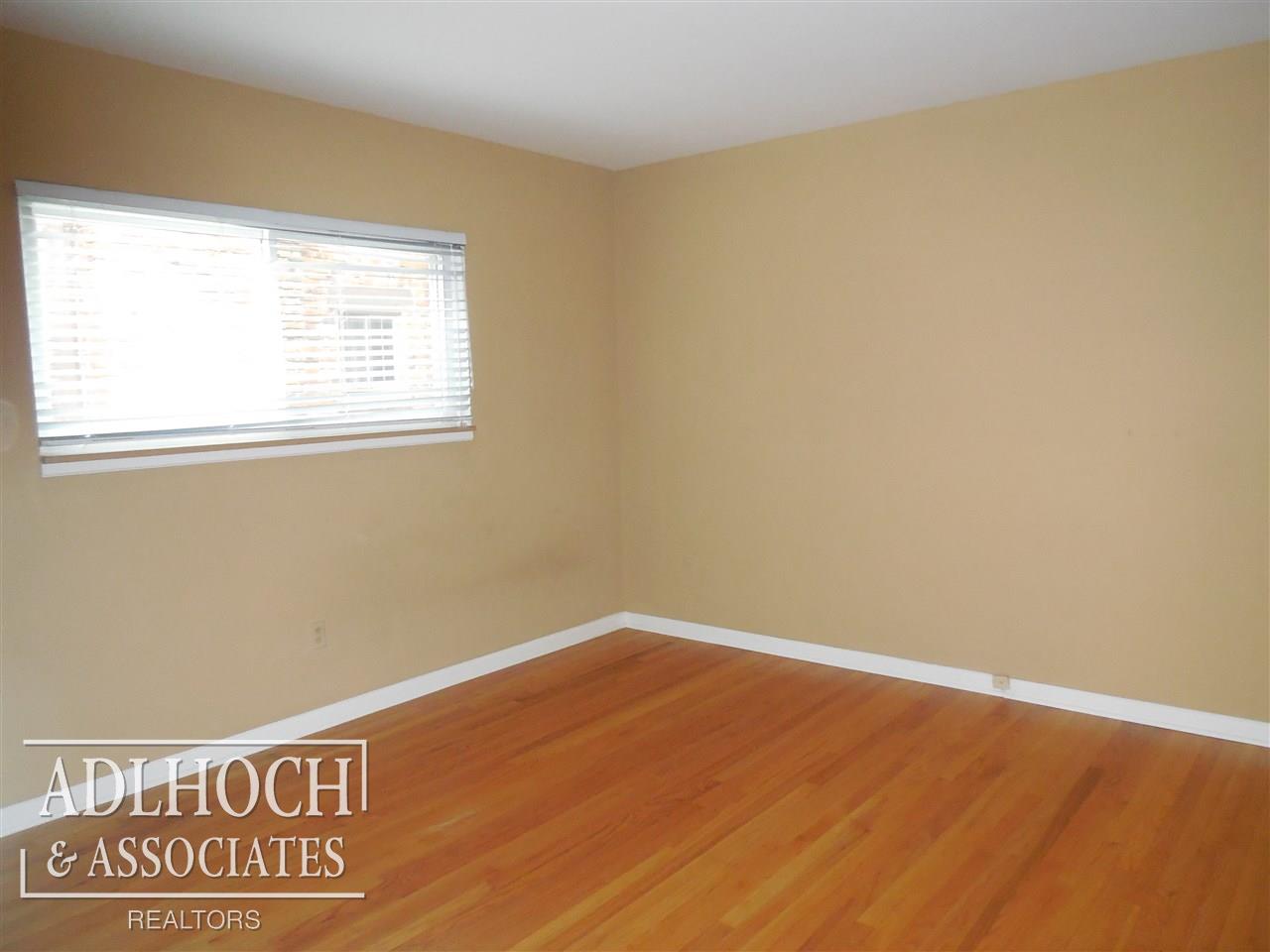 924 Trombley Road Grosse Pointe, MI 48230 - Photo 8 of 19